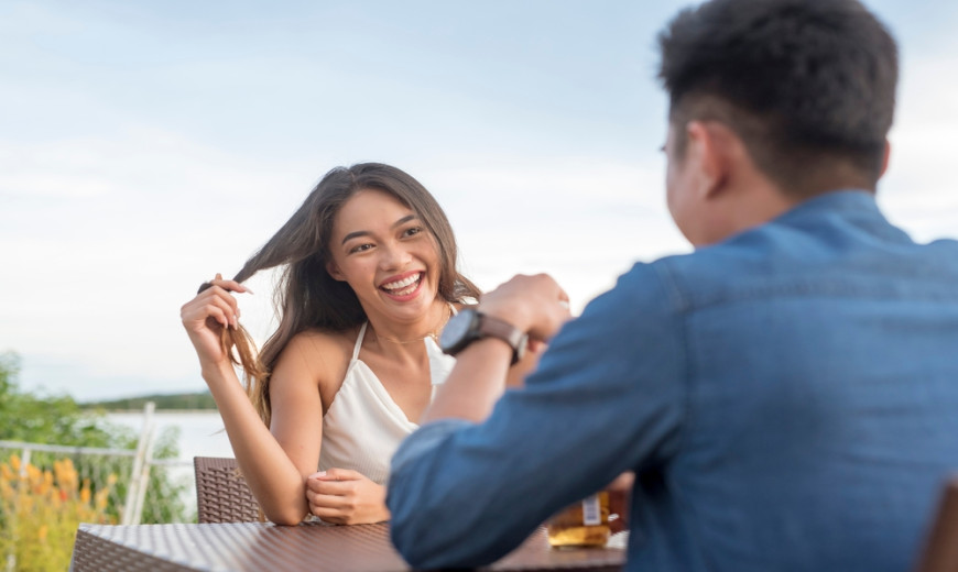 Lenguaje corporal: Señales de un hombre cuando le gustas de verdad